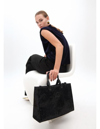 SHOPPER-NEGRO-LENTEJUELAS-LOGO-ALTONO-ASAS-MANO-ASA-HOMBRO-LOLA-CASADEMUNT