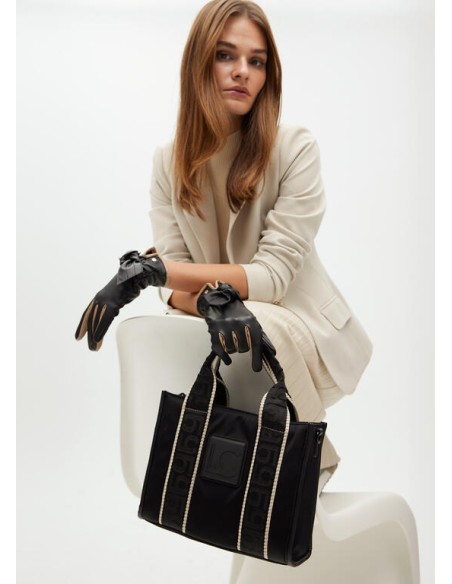 MINI-SHOPPER-TEJIDO-TIPO-NEOPRENO-DETALLES-CLAROS-ASAS-MANO-ASA-BANDOLERA-LOGO-SILICONA-AL-TONO-LOLA-CASADEMUNT