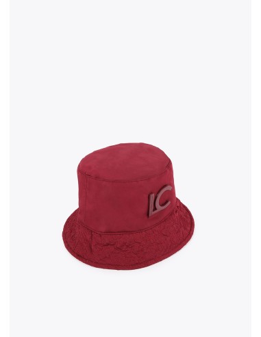 SOMBRERO-BUCKET-LOGOMANÍA-LOGO-LACADO-AL-TONO-PARTE-FRONTAL-LOLA-CASADEMUNT