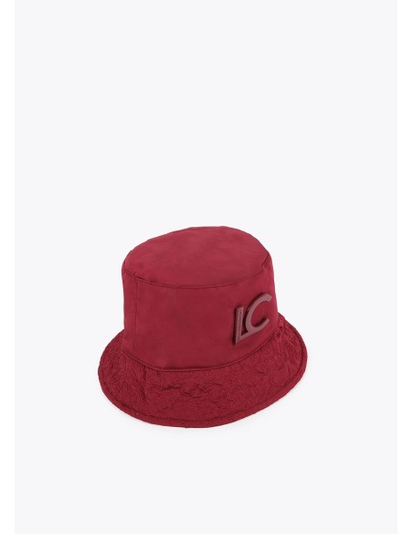 SOMBRERO-BUCKET-LOGOMANÍA-LOGO-LACADO-AL-TONO-PARTE-FRONTAL-LOLA-CASADEMUNT