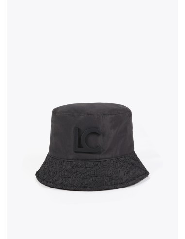 SOMBRERO-BUCKET-LOGOMANÍA-LOGO-LACADO-AL-TONO-PARTE-FRONTAL-LOLA-CASADEMUNT