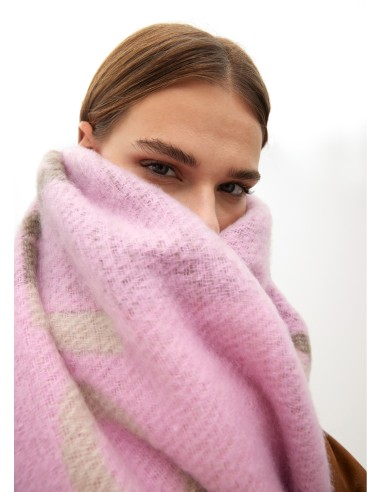 BUFANDA-CUADROS-COMBINACIÓN-COLORES-LOGO-GRANDE-FLECOSS-LOLA-CASADEMUNT