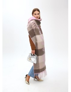 BUFANDA-CUADROS-COMBINACIÓN-COLORES-LOGO-GRANDE-FLECOSS-LOLA-CASADEMUNT 2