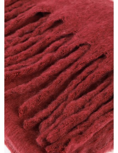 BUFANDA-LISA-MONOCOLOR-FLECOS-GRUESOS-LOGO-BORDADO-AL-TONO-LOLA-CASADEMUNT