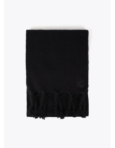 BUFANDA-LISA-MONOCOLOR-FLECOS-GRUESOS-LOGO-BORDADO-AL-TONO-LOLA-CASADEMUNT