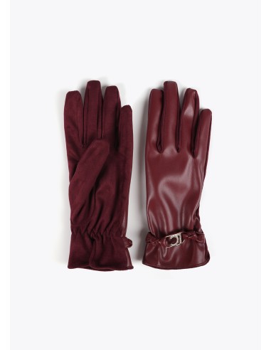 GUANTES-EFECTO-PIEL-DETALLE-PULSERA-AL-TONO-LOGO-OVALADO-BRILLANTITOS-LOLA-CASADEMUNT