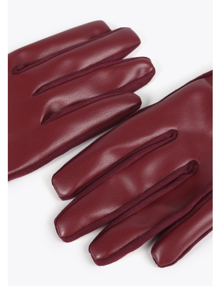 GUANTES-EFECTO-PIEL-DETALLE-PULSERA-AL-TONO-LOGO-OVALADO-BRILLANTITOS-LOLA-CASADEMUNT