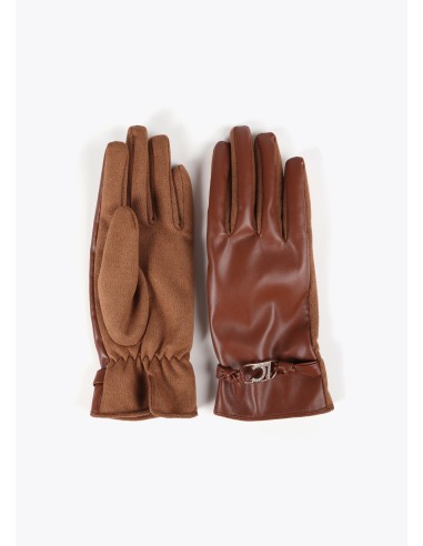 GUANTES-EFECTO-PIEL-DETALLE-PULSERA-AL-TONO-LOGO-OVALADO-BRILLANTITOS-LOLA-CASADEMUNT