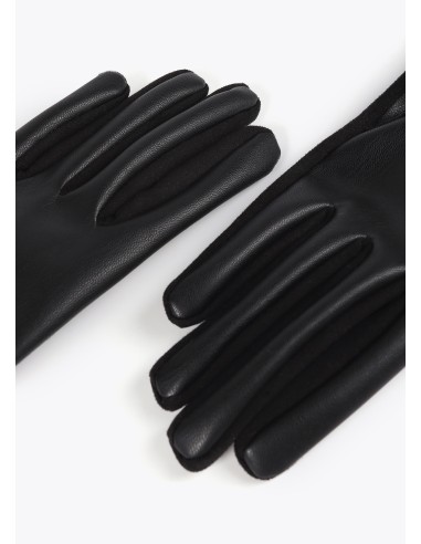 GUANTES-EFECTO-PIEL-DETALLE-PULSERA-AL-TONO-LOGO-OVALADO-BRILLANTITOS-LOLA-CASADEMUNT