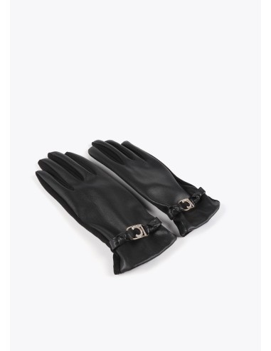 GUANTES-EFECTO-PIEL-DETALLE-PULSERA-AL-TONO-LOGO-OVALADO-BRILLANTITOS-LOLA-CASADEMUNT
