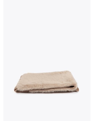 BUFANDA-COMBINADA-PUNTO-NEGRO-PELO-CRUDO-LOLA-CASADEMUNT