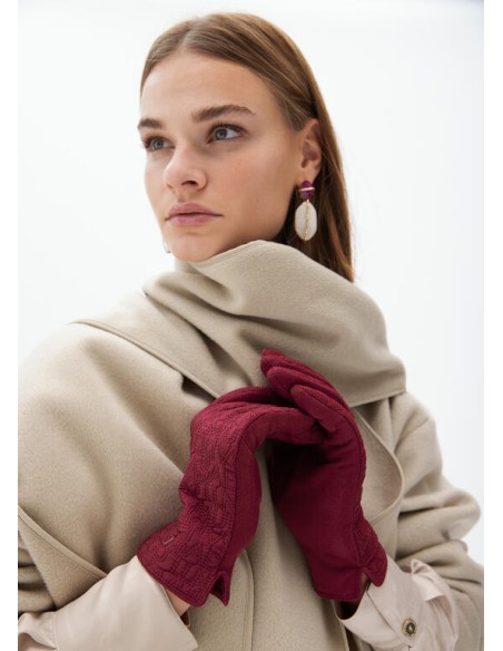 GUANTES-LOGOTIPADOS-TEJIDO-SUAVE-LOGO-METAL-AL-TONO-LOLA-CASADEMUNT