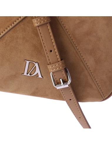 BANDOLERA-MARRÓN-TAUPE-ANTELINA-ASA-REGULABLE-LOGO-FRONTAL-CREMALLERA-TRASERA-DON-ALGODÓN