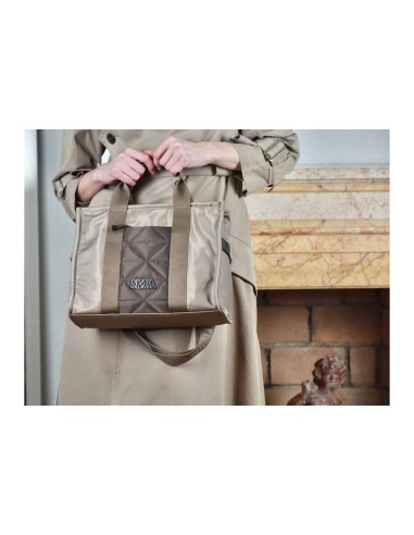 BOLSO-MANO-TAUPE-NYLON-ASA-BANDOLERA-REGULABLE-EXTRAÍBLE-COMBINADO-FRAME-DEVOTA&LOMBA