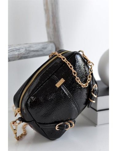 BANDOLERA-PEQUEÑA-CHAROL-NEGRO-ASA-COMBINADA-DETALLES-DORADOS-NOCO-COMPLEMENTOS