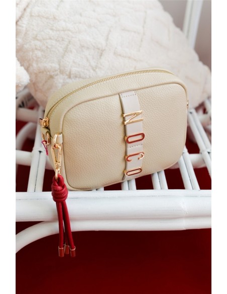 BANDOLERA-BEIGE-PIEL-VEGANA-CIERRE-CREMALLERA-POMPÓN-CIERRE-TRASERO-NOCO-COMPLEMENTOS