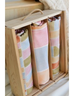 BUFANDA-DIBUJOS-GEOMÉTRICOC-MULTICOLOT-OTRO-LIDO-RODS-VERDE-AZUL-NOCO-COMPLEMENTOS 2