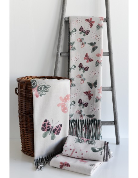 BUFANDA-ESTAMPADO-MARIPOSAS-LADO-INFERIOR-COLOR-LISO-NOCO-COMPLEMENTOS