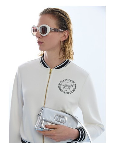 BOMBER-SCUBA-BLANCA-DETALLES-NEGRO-BRILLANTITOS-LOGO-FRONTAL-LOLA-CASADEMUNT