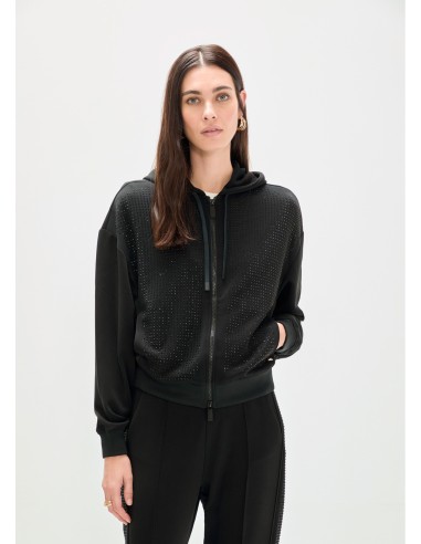 SUDADERA-NEGRA-SCUBA-STRASS-FRONTAL-CAPUCHA-CORDONES-LOLA-CASADEMUNT