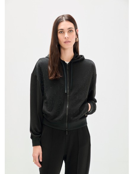 SUDADERA-NEGRA-SCUBA-STRASS-FRONTAL-CAPUCHA-CORDONES-LOLA-CASADEMUNT