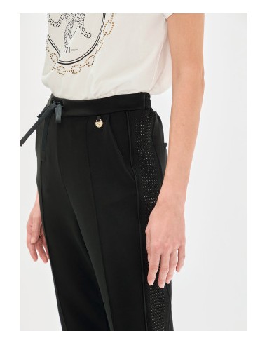 PANTALONES-NEGROS-TEJIDO-SCUBA-STRASS-LATERALES-CORDÓN-AJUSTABLE-LOLS-CASADEMUNT