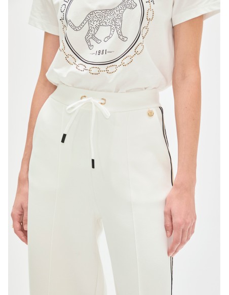 PANTALÓN-CRUDO-CINTAS-LATERALES-CONTRASTE-LOGOTIPADO-LOLS-CASADEMUNT