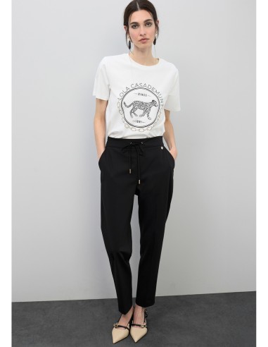 CAMISETA-BLANCA-LOGO-CIRCULAR´STRASS-LEOPARDO-LOLA-CASADEMUNT