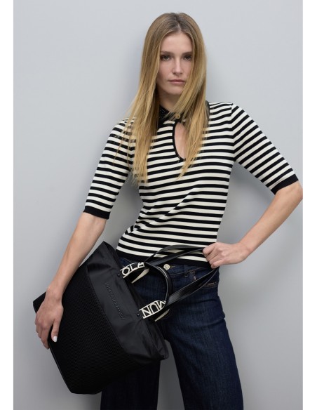 CAMISETA-BICOLOR-CUELLO-POLO-STRASS-BOTÓN-CUELLO-LOLA-CASADEMUNT