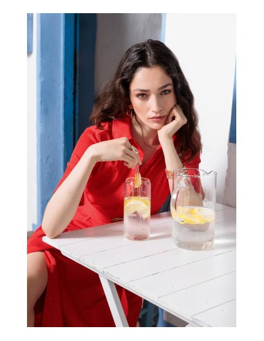 VESTIDO-ROJO-MIDI-FALDA-EVASÉ-CINTURÓN-AL-TONO-HEBILLA-DORADA-LOLA-CASADEMUNT