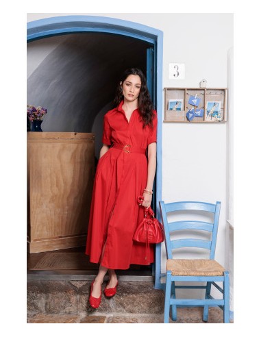 VESTIDO-ROJO-MIDI-FALDA-EVASÉ-CINTURÓN-AL-TONO-HEBILLA-DORADA-LOLA-CASADEMUNT