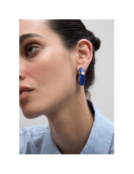 PENDIENTES-ARO-AZUL-ACRÍLICO-DETALLES-DORADO-LOGOTIPADO-LOLA-CASADEMUNT
