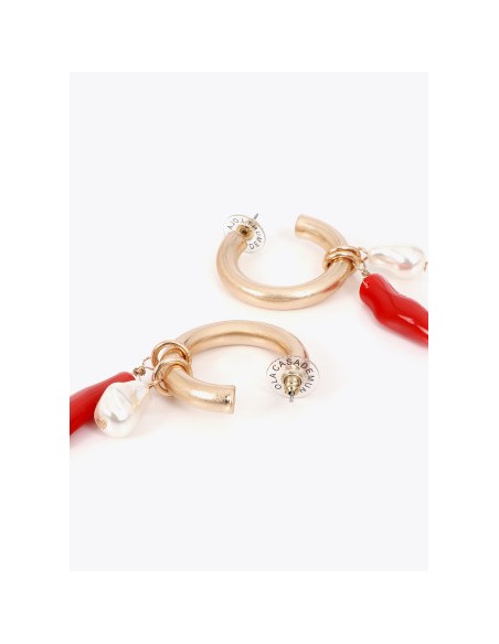 PENDIENTES-AROS-DORADOS-CHARMS-CORAL-PERLA-LOLA-CASADEMUNT