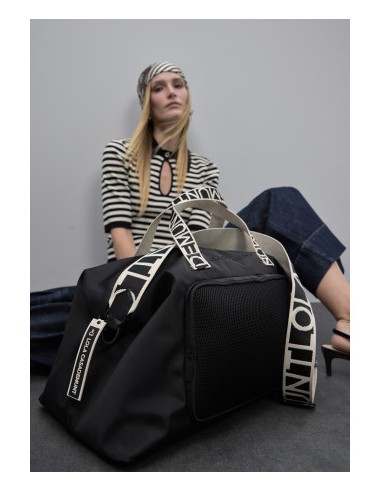 BOLSA-VIAJE.NYLON-NEGRO-COMPARTIMENTOS-MALLA-ASA-MANP-ASA-BANDOLERA-LOLA-CASADEMUNT