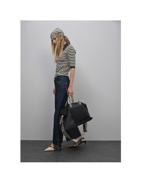 BOLSA-VIAJE.NYLON-NEGRO-COMPARTIMENTOS-MALLA-ASA-MANP-ASA-BANDOLERA-LOLA-CASADEMUNT