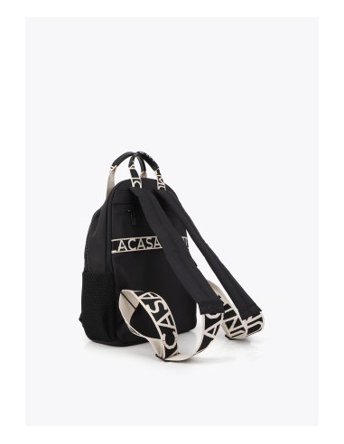 MOCHILA-NYLON-NEGRA-ASAS-LOGOTIPADAS-BOLSILLOS-MALLA-LOLA-CASADEMUNT