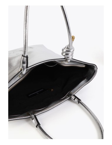 SHOPPER-DESESTRUCTURADO-FLEXIBLE-SUAVE-DOS-ASAS-LOGO-RELIEVE-LOLA-CASADEMUNT