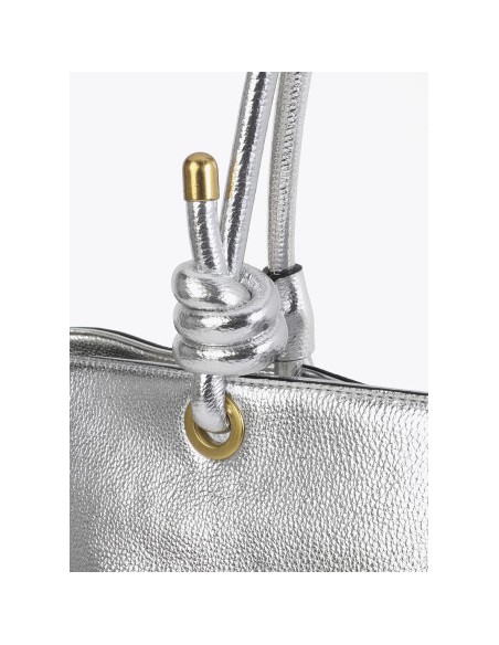 SHOPPER-DESESTRUCTURADO-FLEXIBLE-SUAVE-DOS-ASAS-LOGO-RELIEVE-LOLA-CASADEMUNT