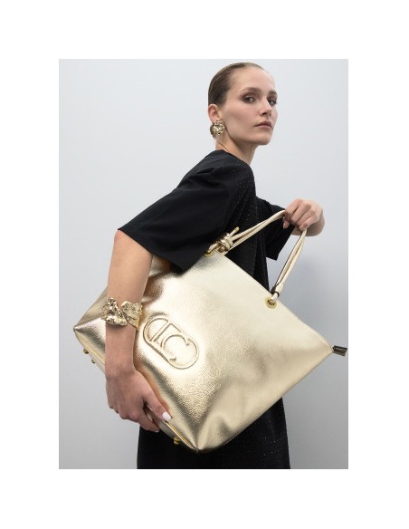 SHOPPER-DESESTRUCTURADO-FLEXIBLE-SUAVE-DOS-ASAS-LOGO-RELIEVE-LOLA-CASADEMUNT