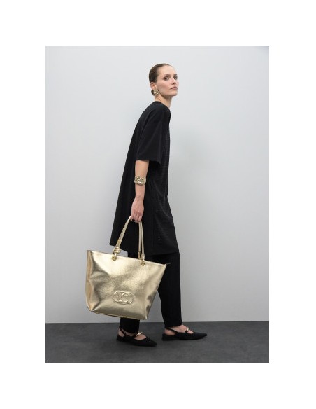 SHOPPER-DESESTRUCTURADO-FLEXIBLE-SUAVE-DOS-ASAS-LOGO-RELIEVE-LOLA-CASADEMUNT