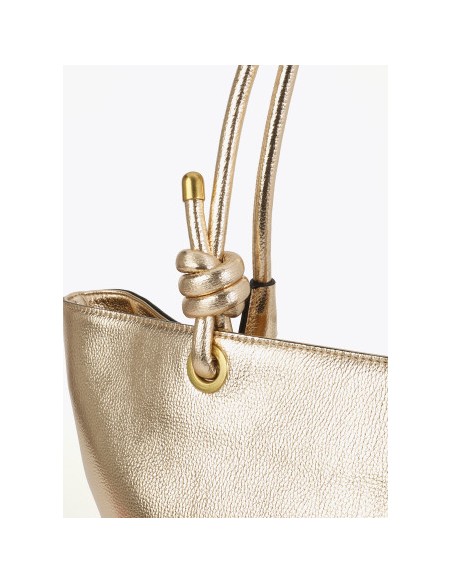 SHOPPER-DESESTRUCTURADO-FLEXIBLE-SUAVE-DOS-ASAS-LOGO-RELIEVE-LOLA-CASADEMUNT