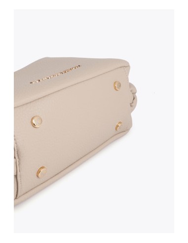 BOLSO-BANDOLERA-CRUDO-ASA-METÁLICA-LOGOTIPADA-ASA-BANDOLERA-CIERRE-IMÁN-LOLA-CASADEMUNT