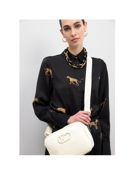 BANDOLERA-PESPUNTES-MONOGRAMA-CUERRE-CREMALLERA-ASA-BANDOLERA-LOGO-AL-TONO-LOLA-CASADEMUNT