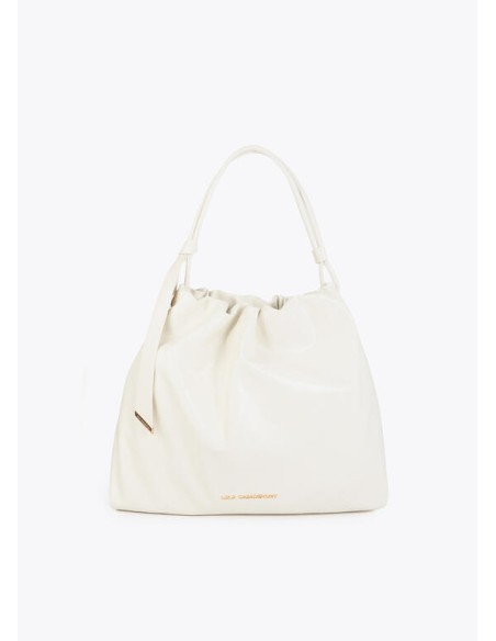 SHOPPER-ACABADO-BRILLANTE.LAZO-ASA-HOMBRO-CIERRE-IMÁN-LOGO-DORADO-FRONTAL-LOLA-CASADEMUNT