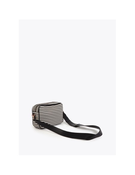 BANDOLERA-BICOLOR-RAYAS-BLANCAS-NEGRAS-COMBINADO-EFECTO-PIEL-NEGRO-LOLA-CASADEMUNT