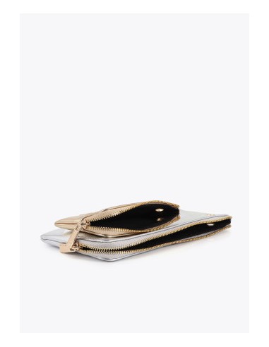 MONEDERO-DOBLE-PLATEADO-DORADO--ASA-MANO-COLGANTE-LOGO-OVALADO-CIERRE-CREMALLERA-LOLA-CASADEMUNT