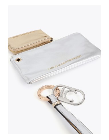 MONEDERO-DOBLE-PLATEADO-DORADO--ASA-MANO-COLGANTE-LOGO-OVALADO-CIERRE-CREMALLERA-LOLA-CASADEMUNT