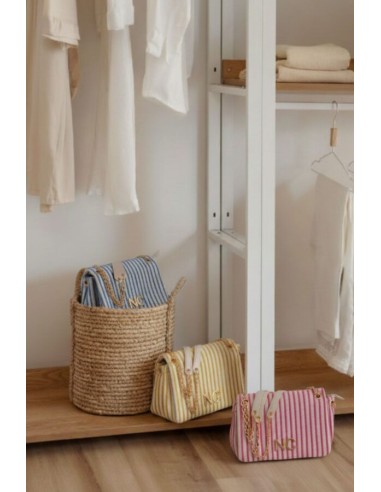 BANDOLERA-SOLAPA-BICOLOR-BEIGE-AMARILL0-CADENA-COMBINADA-LOGO-FRONTAL-NOCO-COMPLEMENTOS