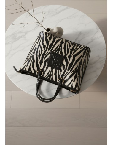 BOLSO-SHOPPER-CHAROL-ESTAMPADO-CEBRA-PIELVEGANA-NEGRA-DOS-ASAS-ASA-BANDOLERA-NOCO-COMPLEMENTOS