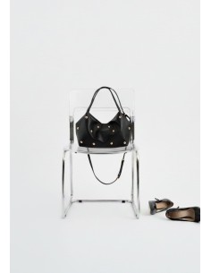 MAXI-BOLSO-XL-NEGRO-PIEL-VEGANA-BLANDA-ASAS-HOMBRO-TACHUELAS-DORADAS-NOCO-COMPLEMENTOS